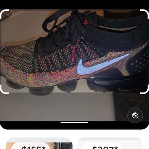 Nike Vapormax multicolored black bottoms VERY NICE SHOES LIKE NEW!! 9.5  fits 9